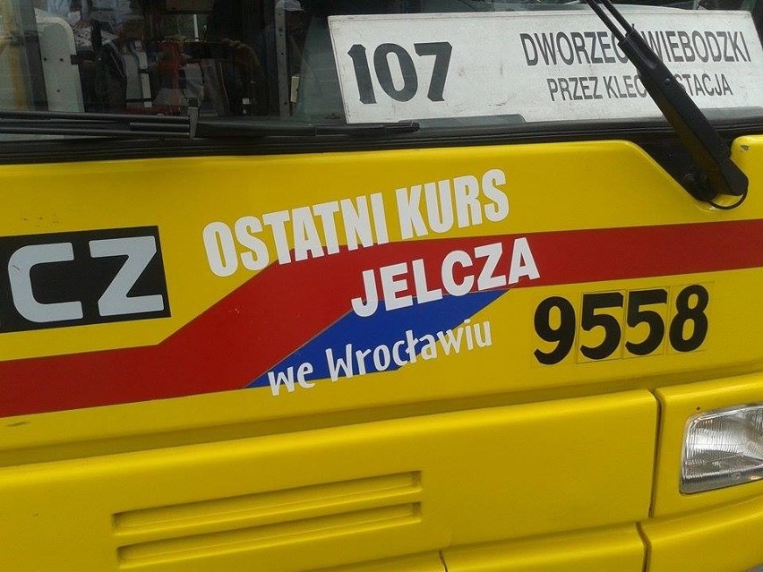 Jelcz pożegnał się z Wrocławiem. Ostatni kurs autobusu (ZOBACZ ZDJĘCIA)