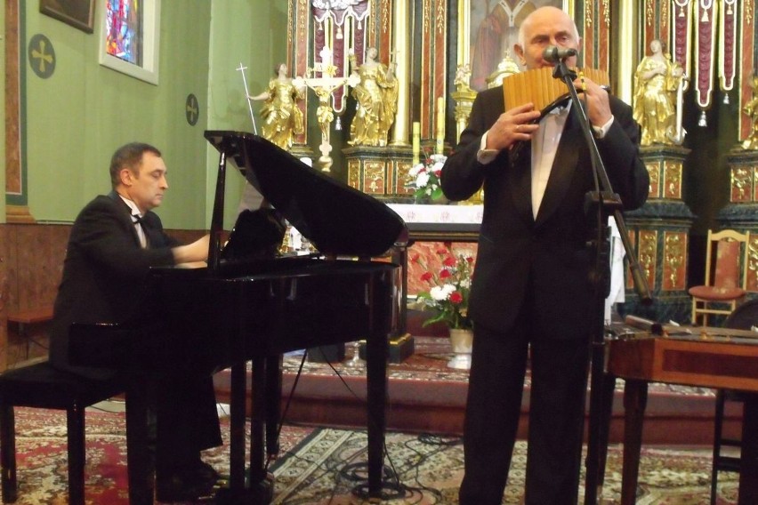 Festiwal Krystyny Jamroz w Busku. Koncert towarzyszący odbył się w drewnianym kościółku w Glinianach