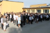 Zespół Szkół numer 1 w Opatowie zainaugurował rok szkolny 2023/2024. Zobaczcie zdjęcia z uroczystości