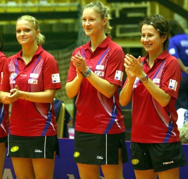 Tenisistki stołowe Zamku Tarnobrzeg (od lewej: Margarita Piesotska, Kinga Stefańska i Renata Strbikova. wracają do rozgrywek ekstraklasy.