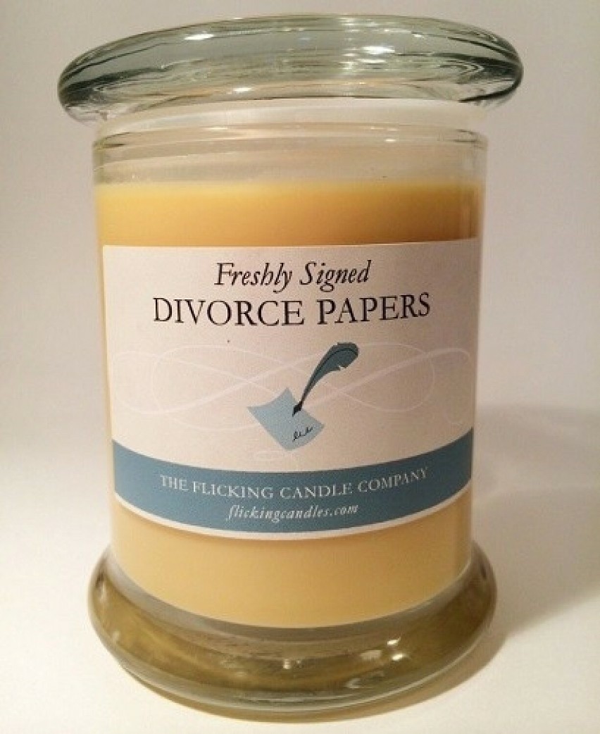 Świeca o zapachu świeżo podpisanych papierów rozwodowych...