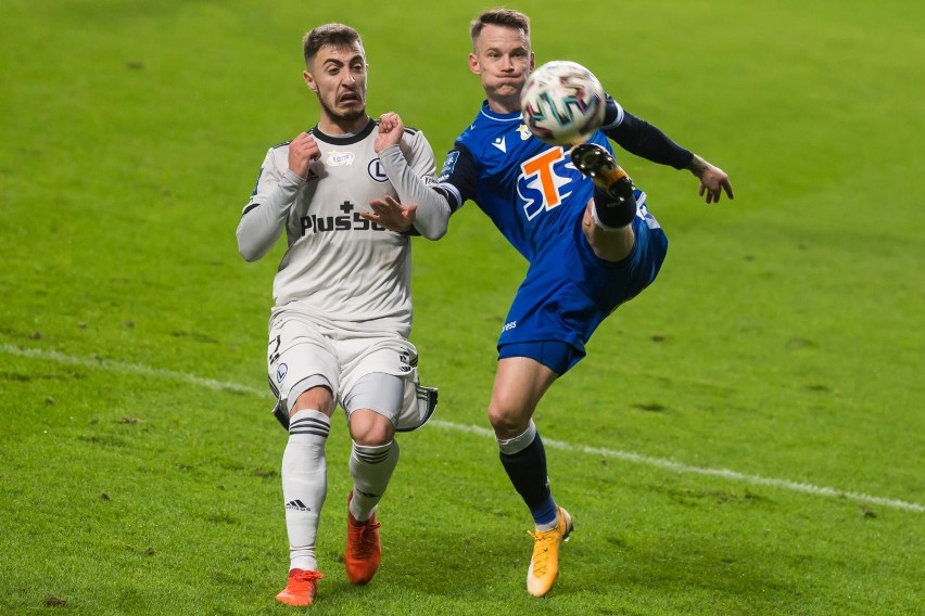 Lech Poznań przegrał na stadionie Legii szósty mecz z rzędu.