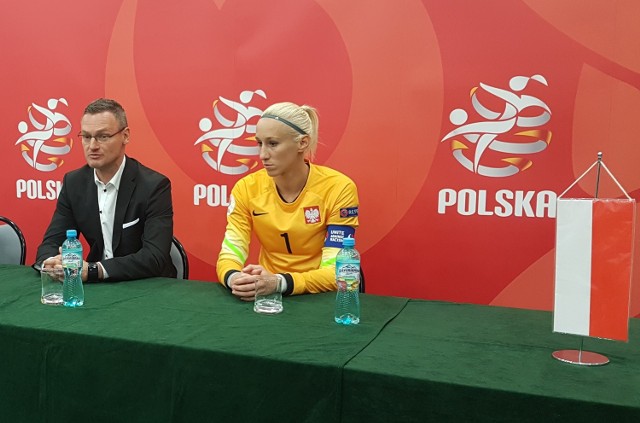 Miłosz Stępiński i Katarzyna Kiedrzynek na konferencji prasowej