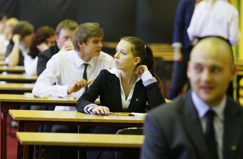 Matura 2014. Zdajesz fizykę lub chemię? Sprawdź jakie wzory będą ci potrzebne!