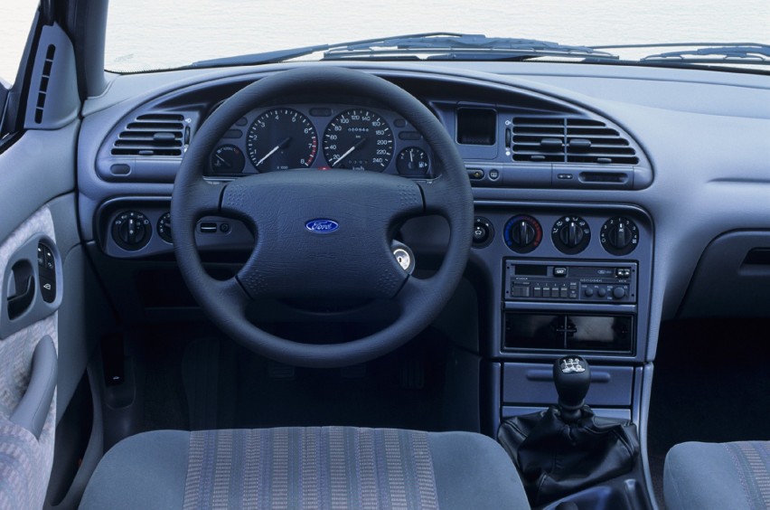 Ford Mondeo - 20 lat
Fot: Ford