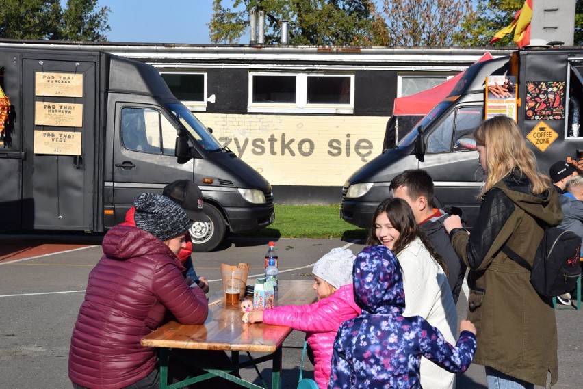 1. Zlot food trucków w Grybowie. Burgery, zapiekanki na pół metra, czyli było smacznie [Zdjęcia]