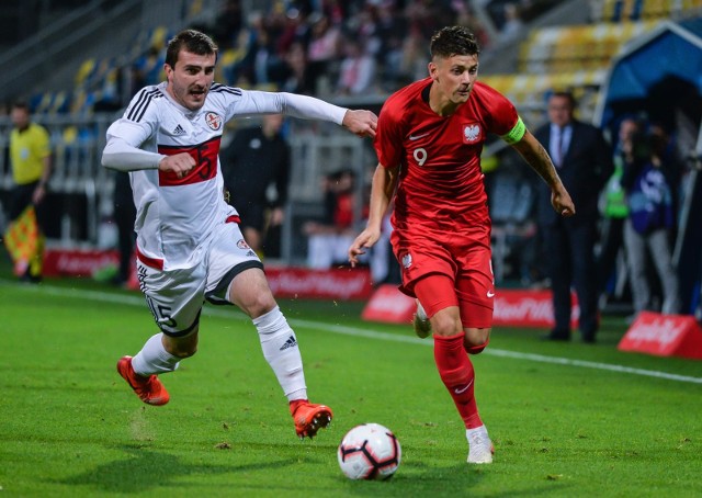 16.10.2018 gdyniastadion miejski w gdyni . mecz eliminacyjny mistrzostw europy u-21 . mecz polska - gruzjana zdjeciu: giorgi kantarina (5) , dawid kownacki (9)uwaga!!! zdjecia tylko dla polska press grupafot. przemek swiderski / polska press / dziennik baltycki