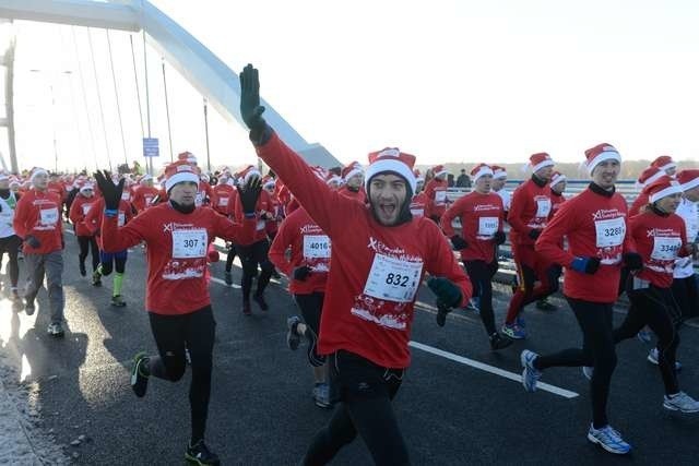 W zeszłym roku Półmaraton Świętych Mikołajów wystartował na nowym toruńskim moście. Tym razem trasa biegu uległa zmianie. Spora część przebiegać będzie naszą starówką