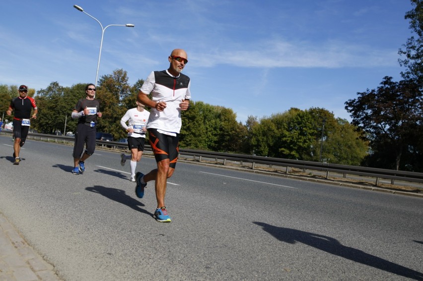 Uczestnicy Maratonu Warszawskiego 2018. Więcej zdjęć...