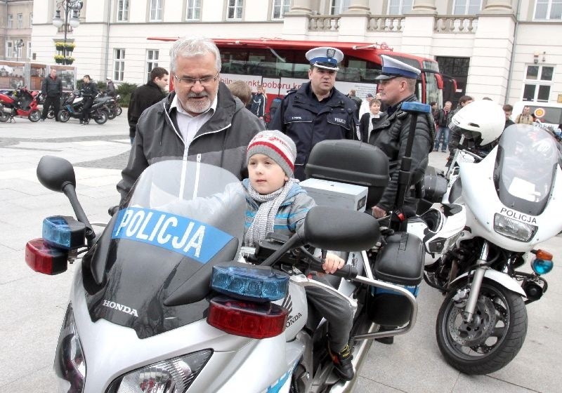 - Też w przyszłości zostanę motocyklistą, a może nawet będę...