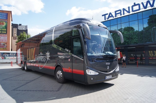 Autokary Lux Express od wtorku kursują z Tarnowa do Warszawy...