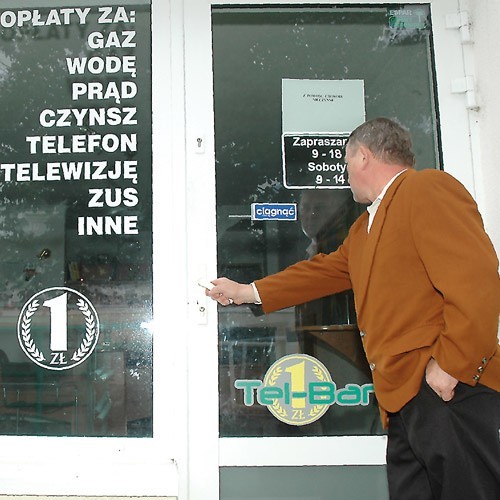 Punkt Tel-Bankera przy ul. Łopuskiego w Kołobrzegu. Jest nieczynny już od tygodnia.