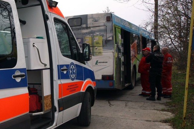 Autobus woził martwego 64-letniego mężczyznę.