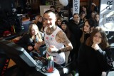 Marcin biegnie już prawie dwie doby - łódzki nauczyciel chce sięgnąć po rekord świata i pomóc dzieciom z rakiem. Zdjęcia i film