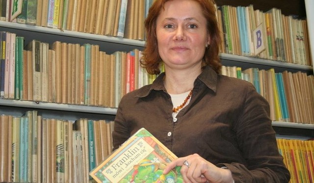 Dyrektor biblioteki Marzanna Pieniążek zaprasza na spotkanie z podróżnikiem.