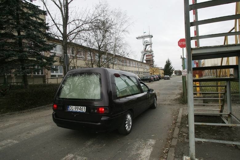 W tragicznym wypadku w kopalni Rudna zginęło 4 górników. 4...