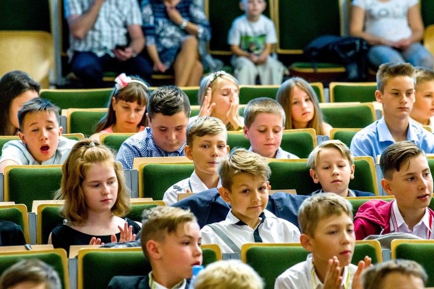 Białystok. Podlaski Uniwersytet Dziecięcy - rozdanie dyplomów na Politechnice Białostockiej (zdjęcia)