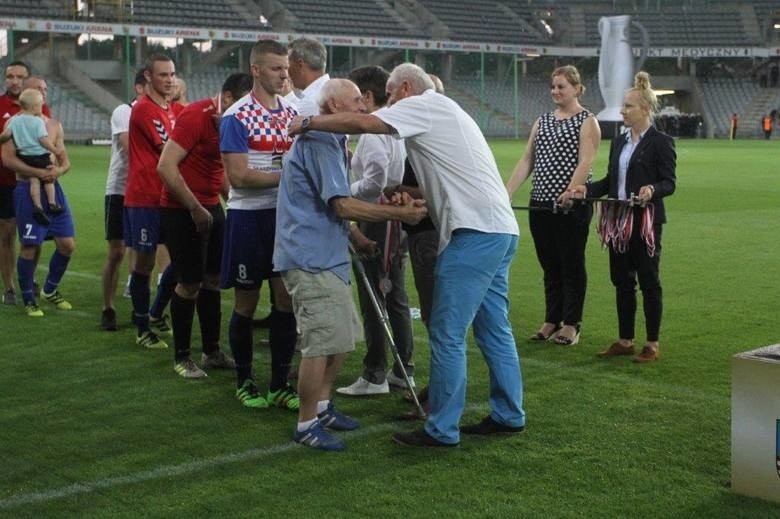 Organizatorzy i ostatni uczestnicy mówią jednym głosem - finał regionalnego Pucharu Polski powinien odbywać się na stadionie Korony! 