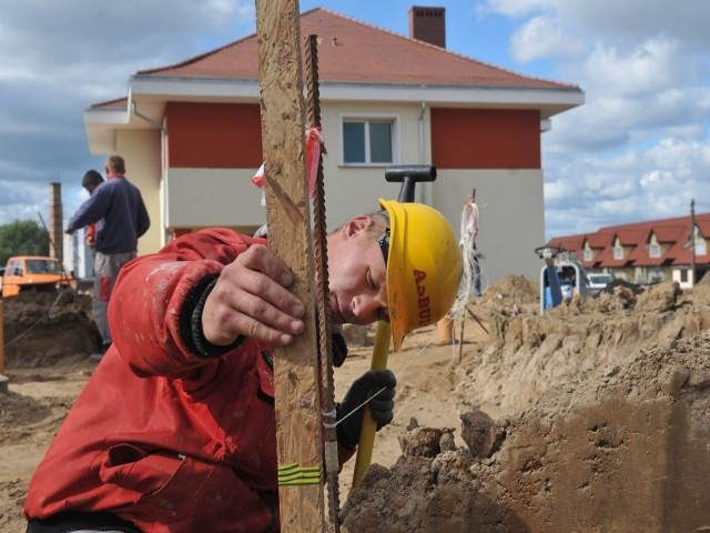 Kończy się budowa trzech domków rodzinkowych przy ul. Słonecznej