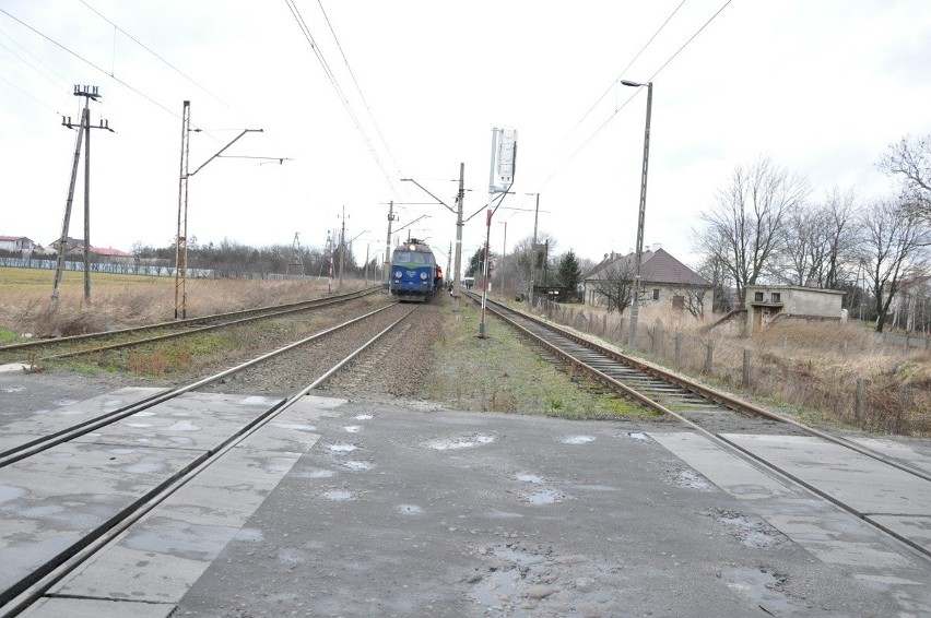 87-latek zginął pod kołami pociągu w Ozorkowie. Prawdopodobnie popełnił samobójstwo [ZDJĘCIA]