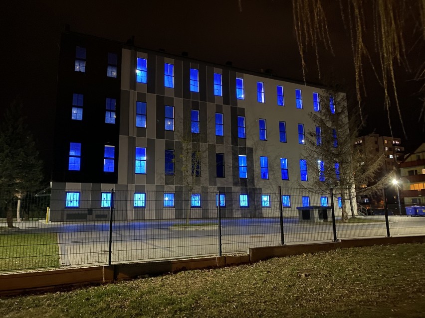 Akcja "Zapal się na niebiesko dla autyzmu", Białystok 2021
