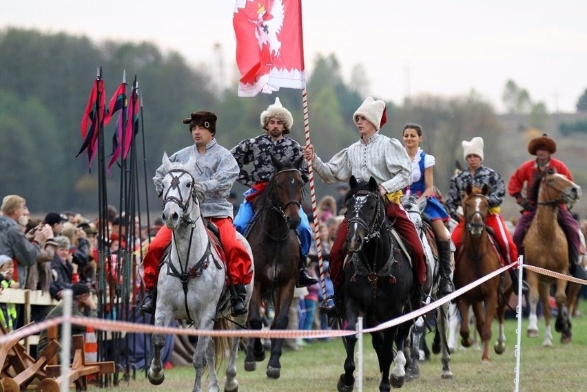 Hubertus Spalski 2013. Myśliwi i jeźdźcy przyjechali do Spały [ZDJĘCIA]