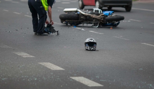 W Głownie zasłabł 80-letni motocyklista