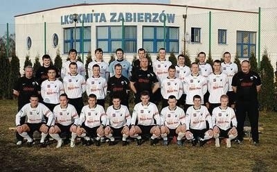 Od lewej - w górnym rzędzie: Michał Caba (masażysta), Andrzej Kozubowski, Bartosz Podolecki, Michał Iliński, Patryk Mucha, Paweł Wojdała, Kamil Mitka, Krzysztof Krauz, Dawid Burzyński; w środkowym rzędzie: Andrzej Ryło, Rafał Strojek, Sebastian Sepioł, Łukasz Krupa, Piotr Powroźnik, Artur Gaweł, Tomasz Kaczor, Patryk Jałocha, Michał Ryło, Kazimierz Śliwiński (koordynator klubu); w dolnym rzędzie: Mateusz Grochola, Adrian Hajduk, Piotr Figiel, Bartosz Skóra, Mateusz Suder, Mateusz Bieszczanin, Michał Kanclerz, Piotr Koperny Fot. Michał Klag