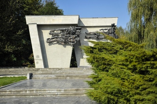 Uroczystość rozpocznie się o godz. 10 przed Pomnikiem Martyrologii Jeńców Wojennych w Miejscu Pamięci Narodowej w Łambinowicach.