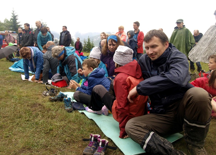 Odkryj Beskid Wyspowy. Mimo niesprzyjającej pogody pokonali Jasień [ZDJĘCIA]