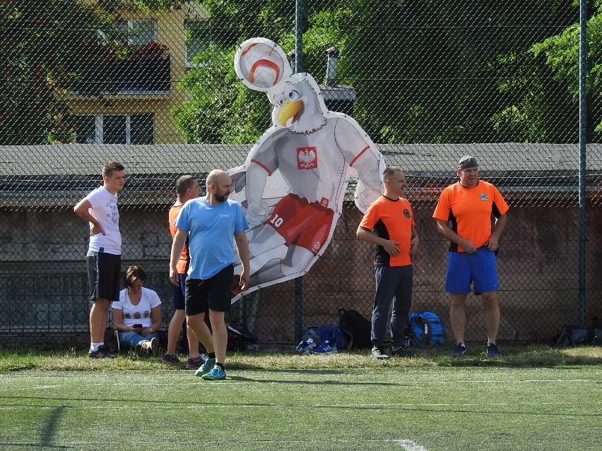 Łomża. Trwa "Turniej służb" w piłkę nożną na Orliku przy ul. Bernatowicza [zdjęcia]