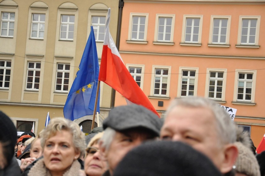 Wrocław: Komitet Obrony Demokracji znów na placu Solnym