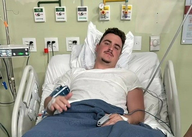 Po dwugodzinnej operacji brazylijski student wraca do zdrowia.