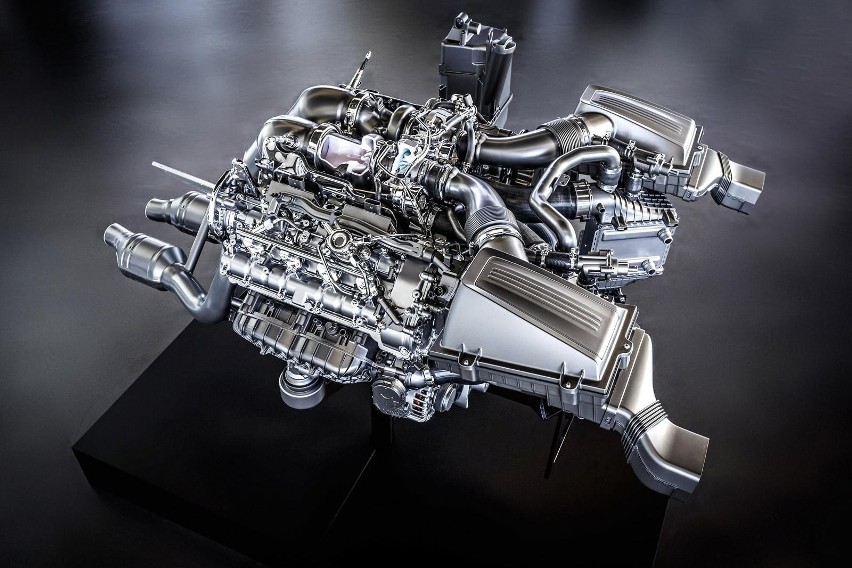 Mercedes-AMG V8 4.0 l twin-turbo / Fot. Mercedes AMG