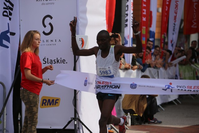8. edycja PKO Silesia Marathon wystartował spod Silesii City Center w Katowicach
