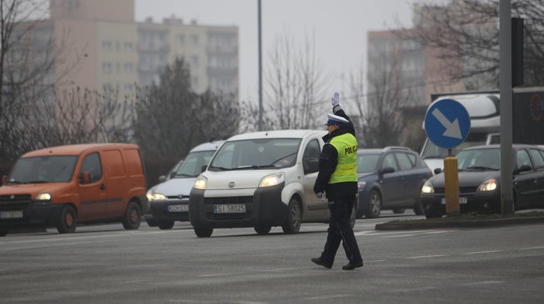 Zdaniem policyjnych związkowców z województwa śląskiego,...