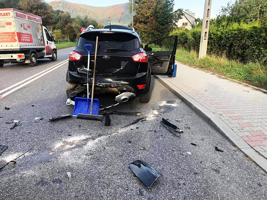 Wypadek na DK 28 w Mszanie Dolnej. W zderzeniu trzech samochodów ranne zostały trzy osoby