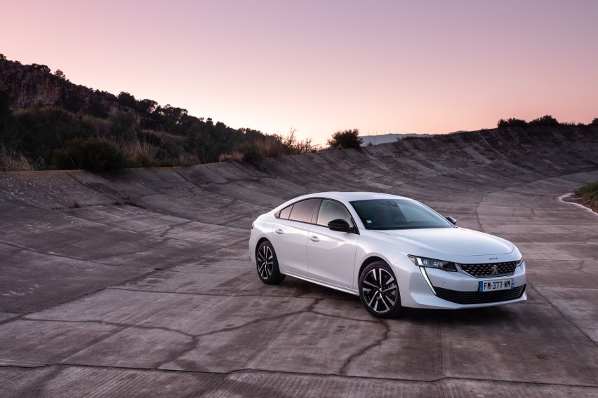 Peugeot 508 Hybrid...