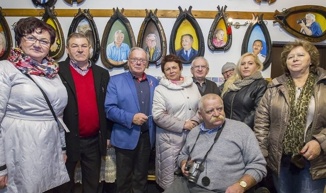 W czwartek, 10 listopada mieszkańcy gminy Kije odwiedzili artystę Michała Imosę w jego prywatnej galerii sztuki.