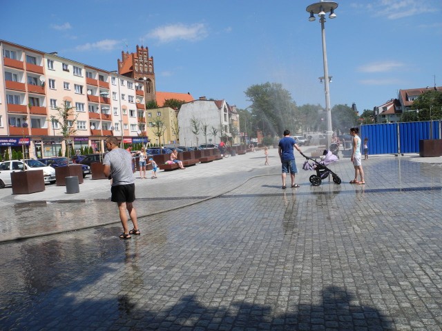 Kurtyna wodna na placu Pokoju w Lęborku.