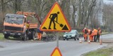 Budowy dróg w Łodzi. Urzędnicy ZDiT czwarty raz próbują położyć 80 metrów asfaltu