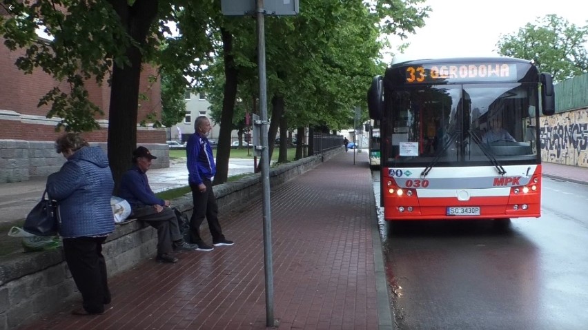 Autobus hybrydowy zaczął wozić pasażerów w Częstochowie...