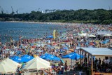 Tak wyglądały plaże nad Bałtykiem! Znów upalny weekend i tłumy nad morzem. Zobaczcie zdjęcia z kąpielisk w Gdańsku
