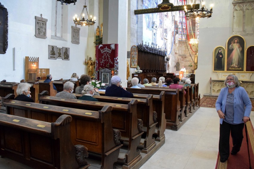 Wielki Odpust Wiślicki 2020. Pielgrzymi licznie zawitali do Wiślicy, była uroczysta msza święta (WIDEO, zdjęcia)