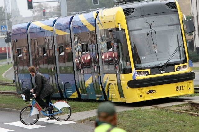 W tej chwili po toruńskich torach jeździ już osiem nowych tramwajów. Łącznie MZK wzbogaci się o 17 pojazdów