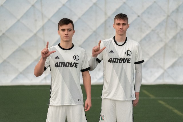 Ariel Mosór i Szymon Włodarczyk urodzili się w 2003 r. Choć mają po 16 lat, to są w składzie Legii U-18.