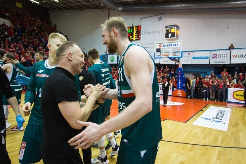 Radość koszykarzy Śląska Wrocław po awansie do finału Energa Basket Ligi (ZDJĘCIA)