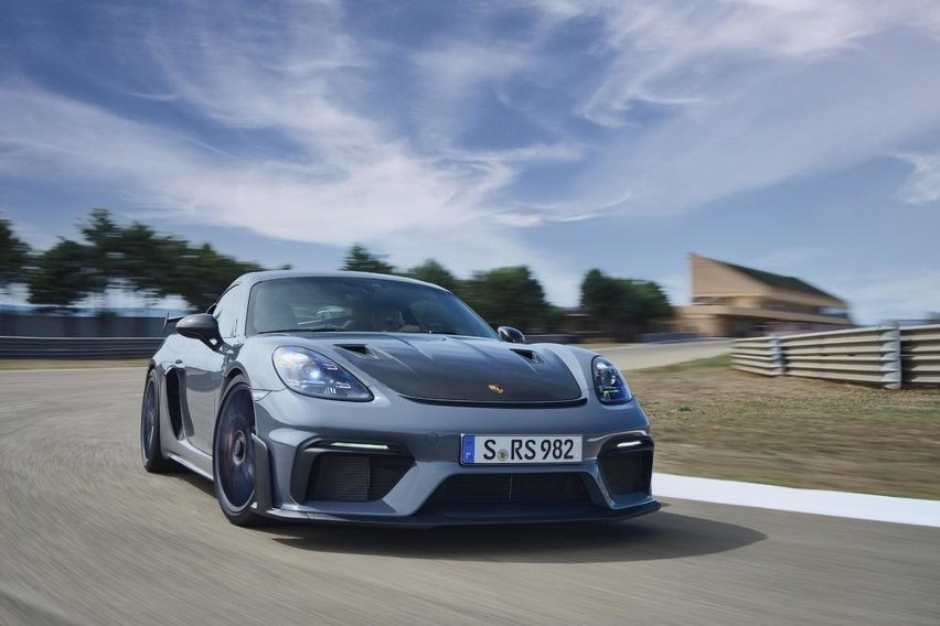 Porsche 718 Cayman GT4 RS...