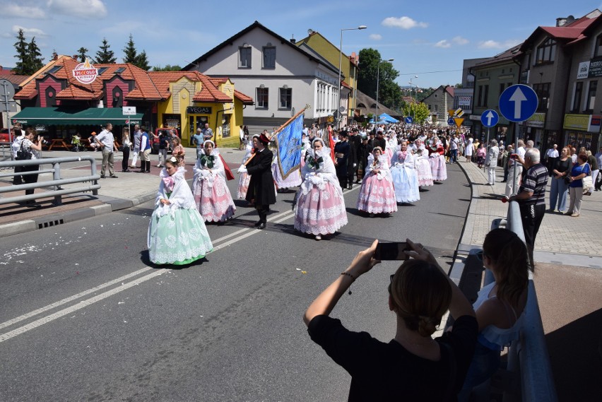 Boże Ciało w Żywcu: Tłumy wiernych i Asysta Żywiecka ZDJĘCIA