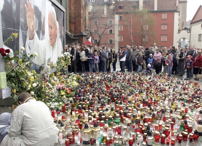 Tak przeżywaliśmy śmierć papieża Jana Pawła II we Wrocławiu...